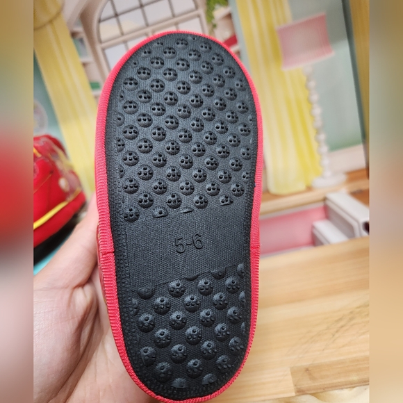 Flash Slippers - Picture 3 of 3